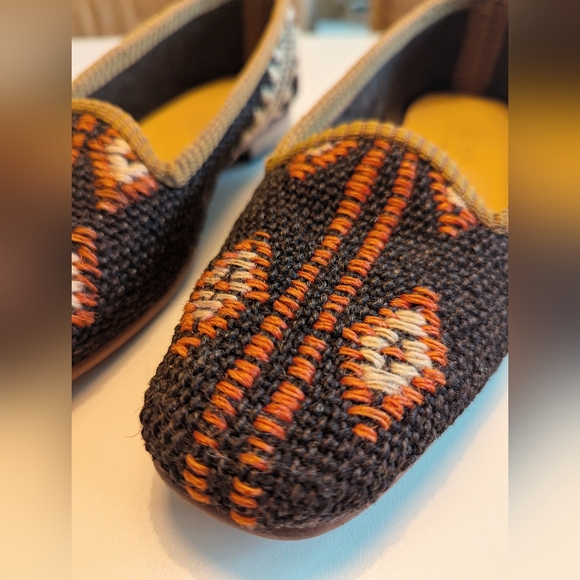 Artemis Design Co Kilim Flats ~ one of a kind! Size 39 - Picture 2 of 11